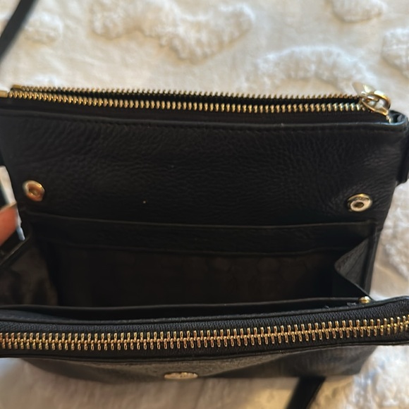 Micheal Kors Black Pebble leather multi pocket adjustable strap crossbody bag - Picture 5 of 6